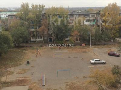 2-комнатная квартира · 45 м² · 5/5 этаж, Майкудук, 16й микрорайон 18 за 7.4 млн ₸ в Караганде, Алихана Бокейханова р-н