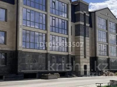 3-бөлмелі пәтер · 80 м² · 1/3 қабат, Алтын Арка, бағасы: 48 млн ₸ в Караганде, Казыбек би р-н