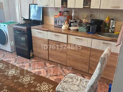 Продажа квартир в Западно-Казахстанской обл.: 2-комнатная квартира · 50 м² · 2/5 этаж, Заводская 88 за 12 млн 〒 2-комнатная квартира · 50 м² · 2/5 этаж, Заводская 88 за 12 млн 〒 в Аксае