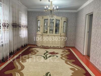 Жеке үй • 8 бөлмелер • 150 м² • 10 сот., Айдаркул 6 — Мосттан кіргенде, оңға бірінші повород, бағасы: 35 млн 〒 в Шымкенте, Туран р-н