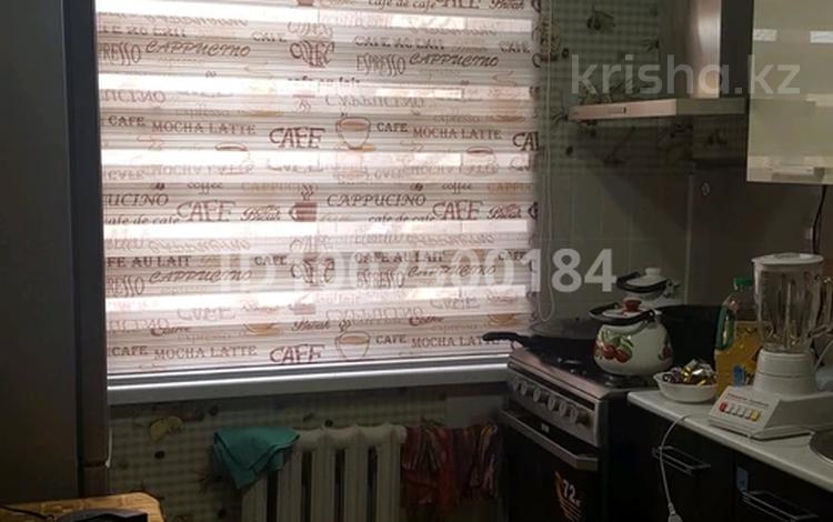 4-комнатная квартира · 73 м² · 5/5 этаж, мкр Самал 49 — Двор молочноя кухня за 17 млн ₸ в Таразе — фото 3