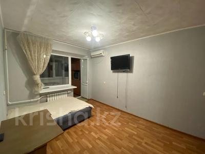 1-комнатная квартира, 35 м², 4/5 этаж помесячно, Ескалиева за 120 000 〒 в Уральске