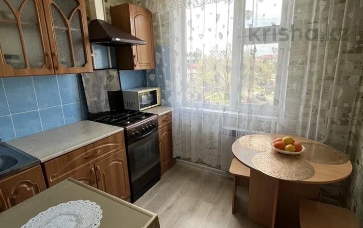 3-комнатная квартира · 49 м² · 4/5 этаж, Айтиева 74 за 140 000 ₸ в Уральске — фото 32