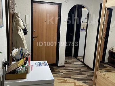 Пәтерлер в Западно-Казахстанской обл.: 3-бөлмелі пәтер · 63.9 м² · 5/9 қабат, мкр Строитель 5 — Остановка Циалковского, бағасы: 23 млн 〒 3-бөлмелі пәтер · 63.9 м² · 5/9 қабат, мкр Строитель 5 — Остановка Циалковского, бағасы: 23 млн 〒 в Уральске