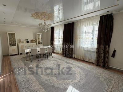 Жеке үй · 4 бөлме · 196 м² · 10 жүзд., мкр Аксай, бағасы: 33 млн ₸ в Атырау