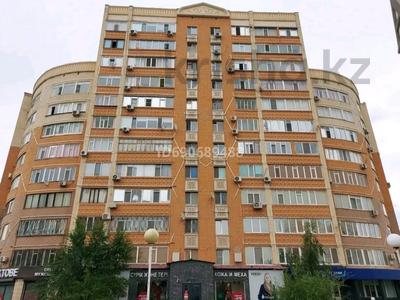 4-комнатная квартира, 97 м², 2 этаж, Абилкаир Хана 69 — Алии Молдагуловой за 32 млн 〒 в Актобе