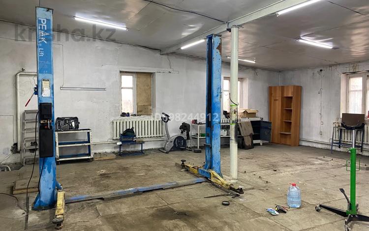 Склады, азс, автосервисы и автомойки · 100 м² за 300 000 ₸ в Затобольске (Тобыле) — фото 2
