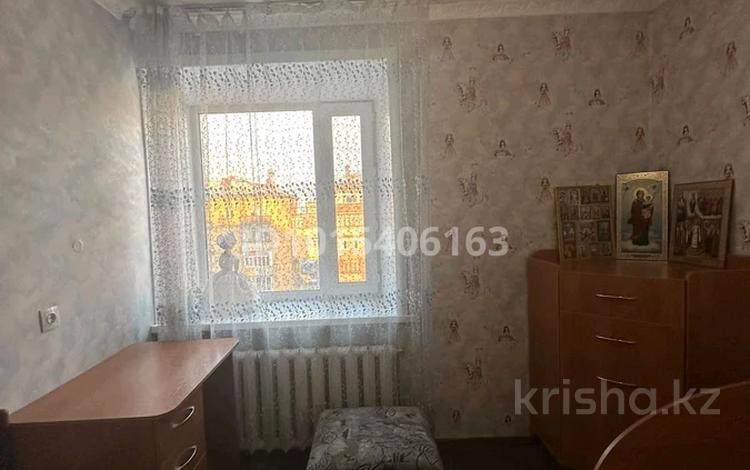 3-комнатная квартира · 58.9 м² · 5/5 этаж, Сортировка, Жекибаева за 18 млн ₸ в Караганде, Алихана Бокейханова р-н — фото 2