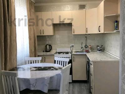 2-комнатная квартира · 60 м² · 3/5 этаж, Мкр Жетысу 6 — Назарбаева за 15 000 〒 в Талдыкоргане