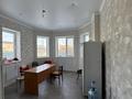 Отдельный дом · 4 комнаты · 200 м² · 10 сот., Мкр. Мунайшы 4-я улица 17 за 69.5 млн ₸ в Атырау — фото 18