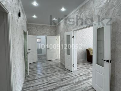 Отдельный дом · 4 комнаты · 200 м² · 10 сот., Мкр. Мунайшы 4-я улица 17 за 69.5 млн ₸ в Атырау