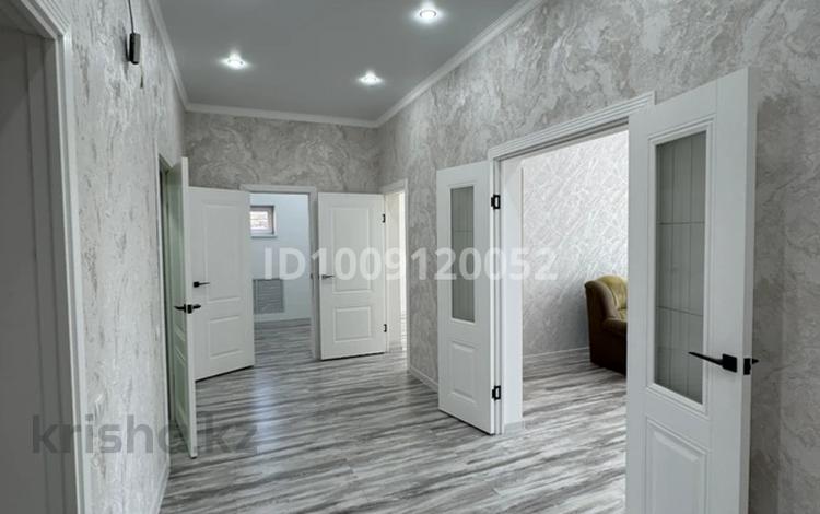 Отдельный дом · 4 комнаты · 200 м² · 10 сот., Мкр. Мунайшы 4-я улица 17 за 69.5 млн ₸ в Атырау — фото 59