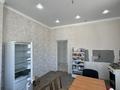 Отдельный дом · 4 комнаты · 200 м² · 10 сот., Мкр. Мунайшы 4-я улица 17 за 69.5 млн ₸ в Атырау — фото 25