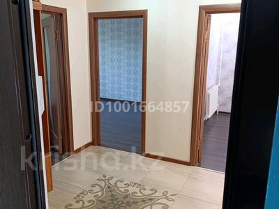 3-бөлмелі пәтер · 65.7 м² · 2/5 қабат, Пр.Абая 117/1 — Мкр.СОШ 8, бағасы: 175 000 ₸ в Уральске