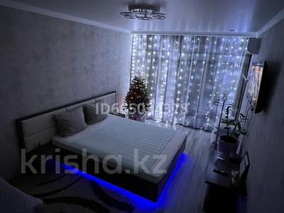 1-комнатная квартира, 40 м² по часам, мкр №10 А 11 — Шаляпина за 1 500 〒 в Алматы, Ауэзовский р-н