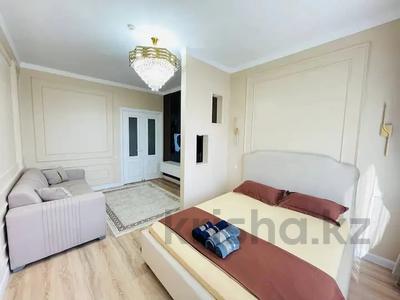 1-комнатная квартира · 45 м² · 3/9 этаж, мкр Центральный, Валиханова за 18 000 〒 в Атырау