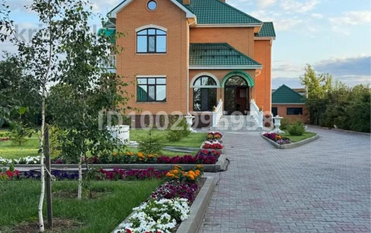 Отдельный дом · 4 комнаты · 200 м² · 18 сот., Первая за 139 млн 〒 в Кокшетау — фото 3