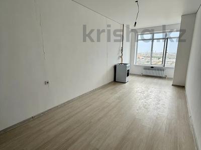 3-бөлмелі пәтер · 81 м² · 6/10 қабат, Центральный ш/а., Абая 26, 26/1, 26/2, 26/3, бағасы: 29.5 млн ₸ в Атырау, мкр Центральный