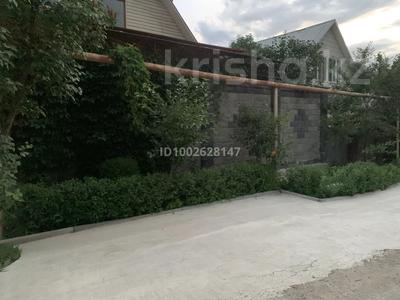 Отдельный дом · 5 комнат · 170 м² · 8 сот., Азербаева 36 за 63 млн 〒 в Туздыбастау (Калинино)