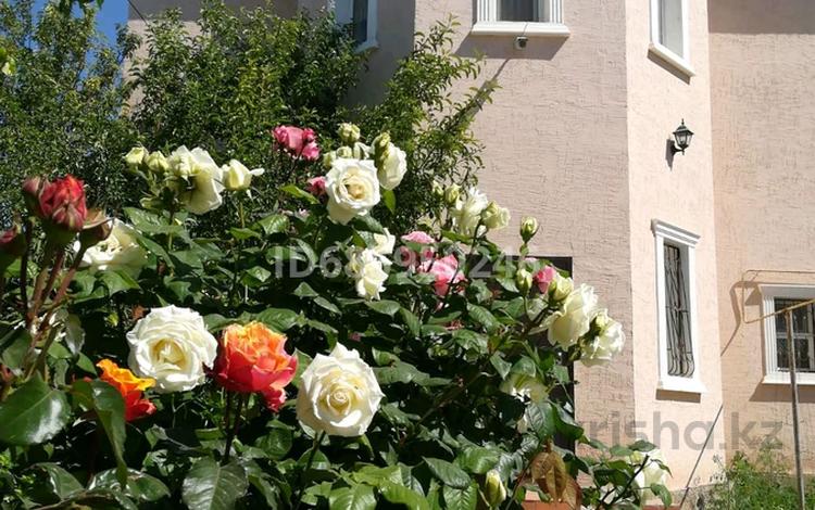 Отдельный дом · 5 комнат · 240 м² · 7 сот., 6улица.ближе на дорогу.рядом остановка.школа.садик.магазины.супер маркет алтын фуд.парехм.и тд за 26.5 млн ₸ в Атамекене — фото 2