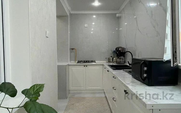 4-бөлмелі пәтер · 90 м² · 5/5 қабат, 12-ш/а. 50, бағасы: 25 млн ₸ в Актау, 12-й мкр — фото 2