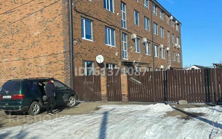 3-бөлмелі пәтер · 100 м² · 1/4 қабат, мкр Кадыра Мырза-Али, Бутина 20 — 125 школа, бағасы: 43.5 млн ₸ в Уральске — фото 4