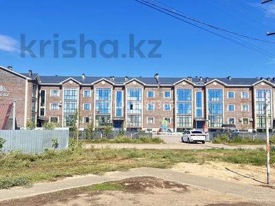 2-бөлмелі пәтер · 75 м² · 3/3 қабат, Ескі аэропорт ш/а., Бисен Жумагалиев 55, бағасы: 25.5 млн ₸ в Уральске, мкр Старый Аэропорт