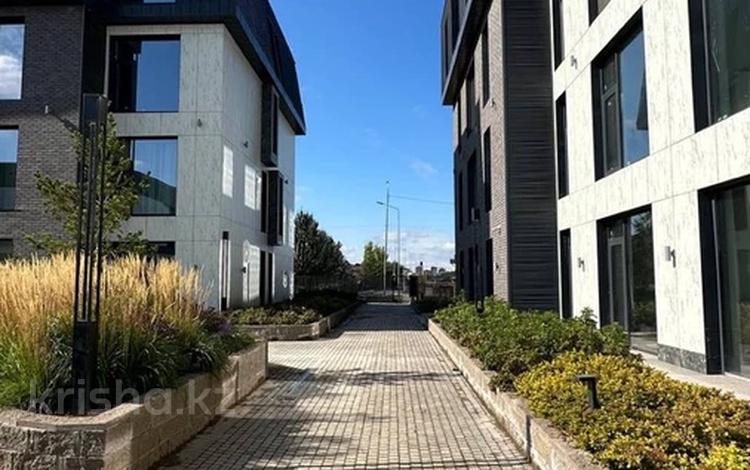 6-комнатная квартира · 300 м² · 1/4 этаж, Аккемер 32а за 275 млн 〒 в Астане, Есильский р-н — фото 3