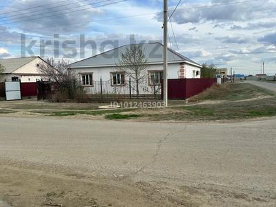 Жеке үй · 5 бөлме · 130 м² · 8 сот., мкр Бирлик-2, 6 — Около остановка, магазин, детского сада, школа не далеко, бағасы: 38 млн ₸ в Атырау
