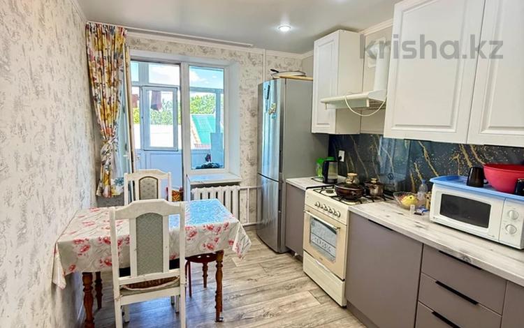 3-бөлмелі пәтер · 60 м² · 2/5 қабат, Интернациональная 59, бағасы: 27 млн ₸ в Щучинске — фото 2