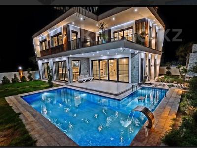 Отдельный дом · 4 комнаты · 350 м² · 5.3 сот., On Bes Augustus blv за 367 млн 〒 в Фамагусте
