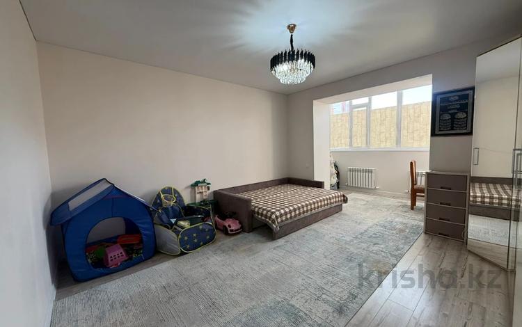 3-бөлмелі пәтер · 132.4 м² · 2/9 қабат, мкр. Алтын орда, Тауелсиздик, бағасы: 46 млн ₸ в Актобе — фото 4