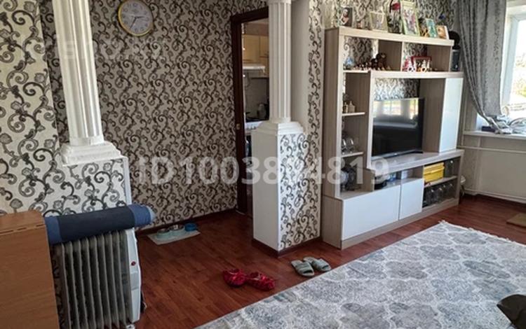 2-бөлмелі пәтер · 42.9 м² · 3/5 қабат, Майкудук, 12й микрорайон 13, бағасы: 12 млн ₸ в Караганде, Алихана Бокейханова р-н — фото 2