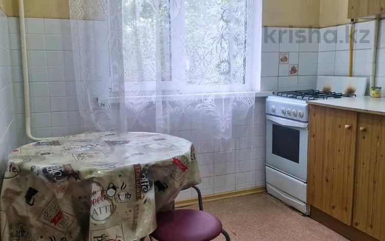 1-бөлмелі пәтер, 32 м², 2/5 қабат ай сайын, Пр.Абая 54, бағасы: 90 000 〒 в Уральске — фото 2