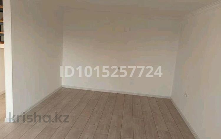 Свободное назначение, офисы, салоны красоты, кабинеты и рабочие места · 70 м² за 350 000 ₸ в Алматы, Алмалинский р-н — фото 2