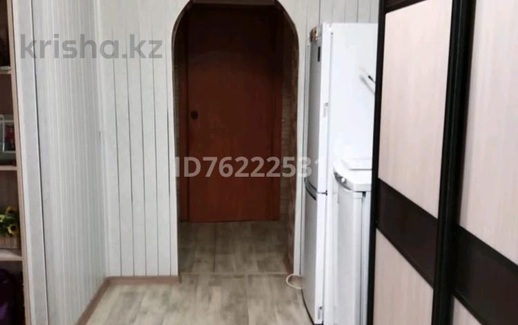2-комнатная квартира · 57 м² · 1/2 этаж, Бажова 488 — Магазин Самал за 9.7 млн 〒 в Усть-Каменогорске, Ульбинский — фото 2