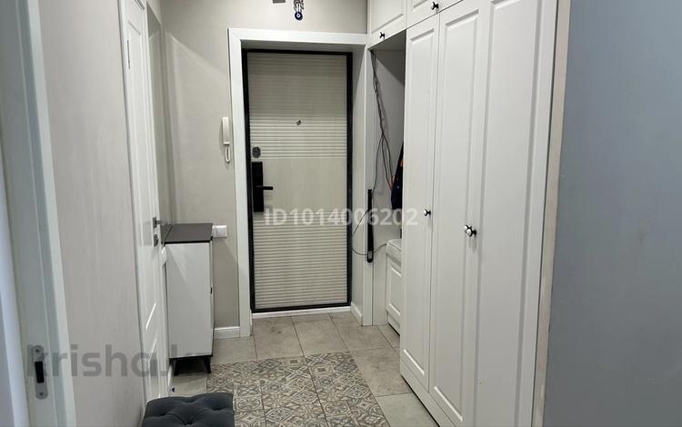 3-комнатная квартира · 100 м² · 9/9 этаж, Сауран 9, 9а, 9Б за 400 000 ₸ в Астане, Есильский р-н — фото 2