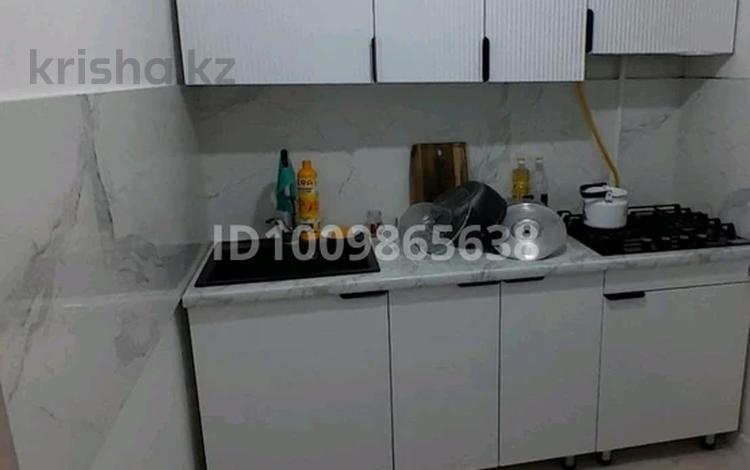 3-комнатная квартира · 60 м² · 2/5 этаж, Саламата Мукашева — Арбаттын бойында за 25 млн 〒 в Атырау, мкр Привокзальный-5 — фото 2