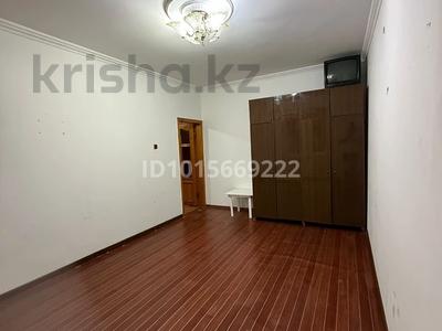1-бөлмелі пәтер · 45 м² · 2/5 қабат, Проспект Кабанбай батыра 24 — Дом расположен за баней, бағасы: 13 млн ₸ в Шымкенте, Аль-Фарабийский р-н