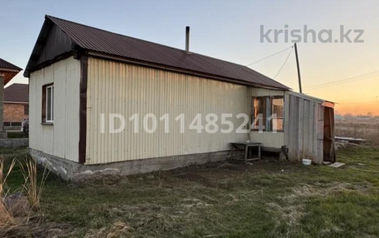 Отдельный дом · 2 комнаты · 40 м² · 10 сот., Байсеитова 1 за 8 млн ₸ в Усть-Каменогорске, Ахмирово — фото 2