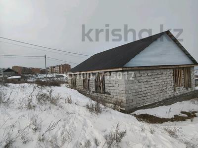 Отдельный дом · 4 комнаты · 100 м² · 10 сот., Акшокы 11 — Находится на молдагулова возле этажки за 9 млн 〒 в Усть-Каменогорске