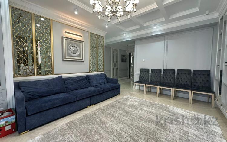 7-комнатная квартира · 330 м² · 3/3 этаж, мкр Горный Гигант, улица 4-ая 2 за 435 млн ₸ в Алматы, Медеуский р-н — фото 2