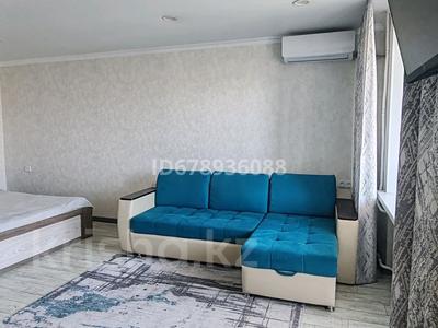 1-комнатная квартира · 33 м² · 7/9 этаж, Кабанбай Батыра — Гост. Усть-Каменогорск/ГУВД/Весна/Центр.рынок за 15 000 〒