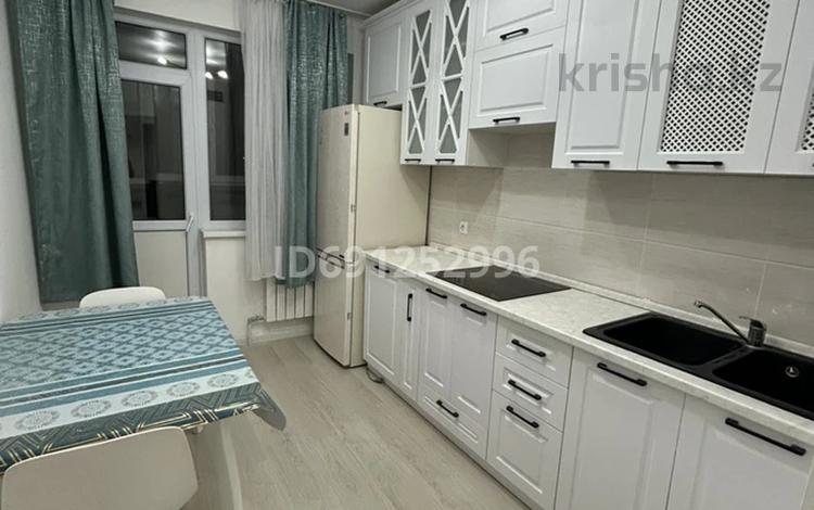 2-комнатная квартира, 55 м², 10/12 этаж помесячно, Райымбека 259 — Райымбека Розыбакиева