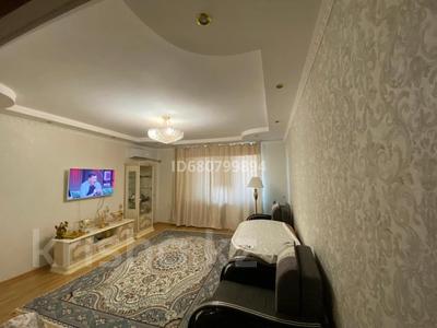 2-комнатная квартира, 70 м², 9/9 этаж, Сатпаев 48 г — Рубин за 25 млн 〒 в Атырау