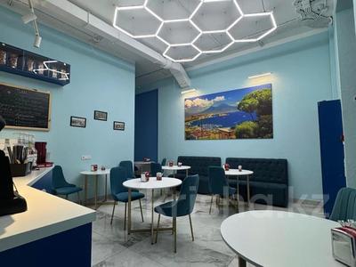 Свободное назначение, офисы, магазины и бутики, общепит, салоны красоты, медцентры и аптеки, образование, развлечения · 160 м² за 102 млн 〒 в Астане, Сарайшык р-н