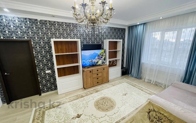 2-комнатная квартира, 78 м², 6/10 этаж, Момышулы 2в — Триатлон