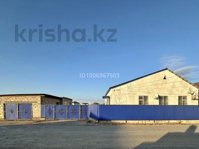 Отдельный дом · 4 комнаты · 120 м² · 10 сот., мкр Рембаза, Алдан Исаев 5А — Балыкшинский мост за 40 млн ₸ в Атырау