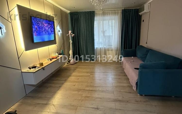 3-бөлмелі пәтер · 65 м² · 3/5 қабат, Скоробогатова 67, бағасы: 30 млн ₸ в Уральске — фото 2