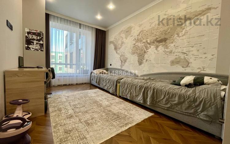 3-комнатная квартира · 95 м² · 8/12 этаж, Шамши Калдаяков 25 за 64 млн ₸ в Астане, Сарайшык р-н — фото 9